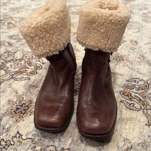 Great quality leather UGG boots with shearling lining